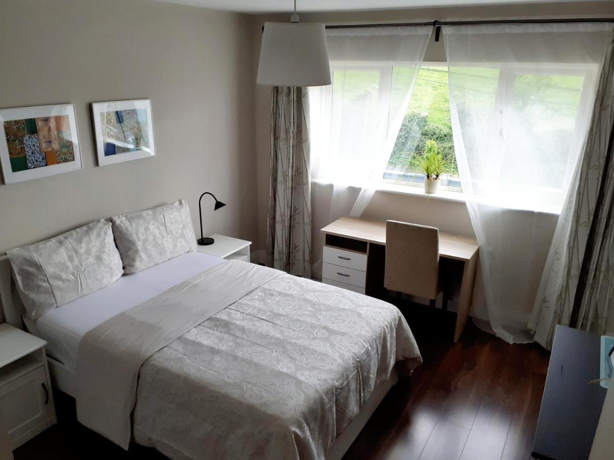 Ensuite At The Foot Of Dublin Mountains Luaran gambar