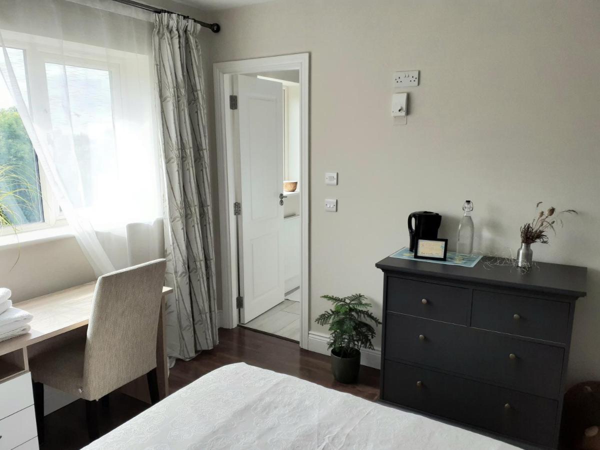Ensuite At The Foot Of Dublin Mountains Luaran gambar